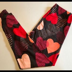 Agnes and Dora heart leggings